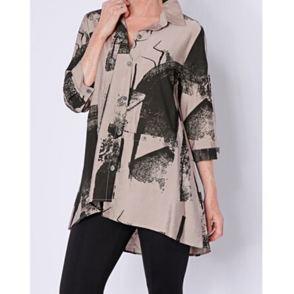 Nwt RED CORAL graphic print collar top - Picture 1 of 5